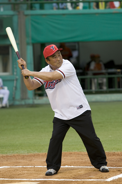 프로야구 기아타이거즈 군산홈경기 부의장님 시타(05-20)