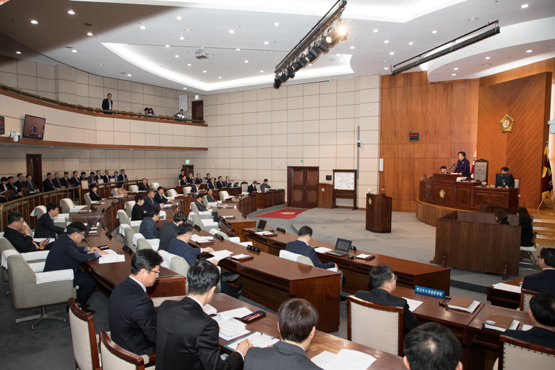 제201회 군산시의회 임시회 폐회(04-06)