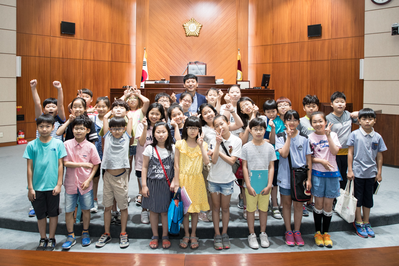 지곡초등학교 학생들 의회 방문(06-29)