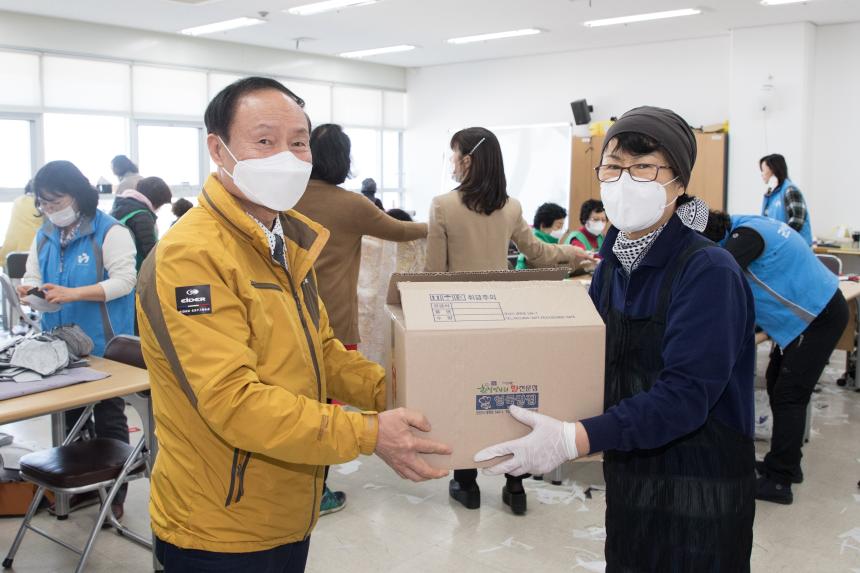 수제마스크 제조 자원봉사자 격려(03-12)