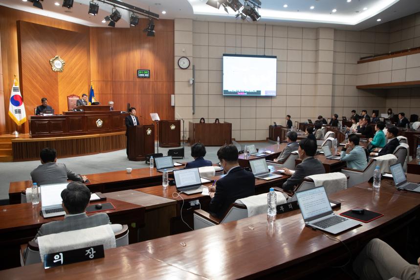 제274회 군산시의회 임시회 제2차 본회의(04-10)