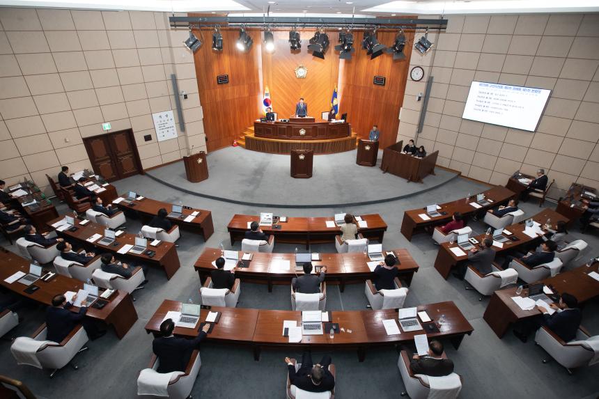 제279회 군산시의회 제2차 정례회 제1차 본회의(11-10)