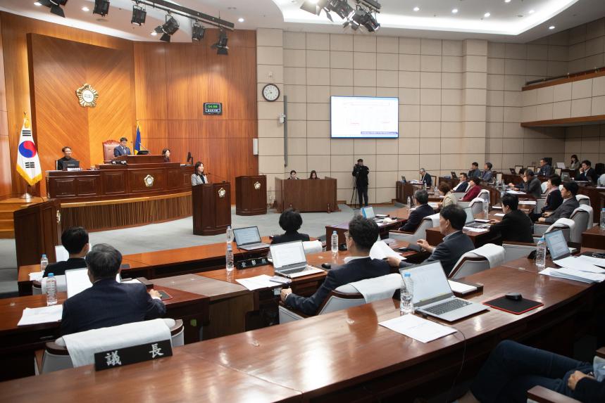 제279회 군산시의회 제2차 정례회 제1차 본회의(11-10)