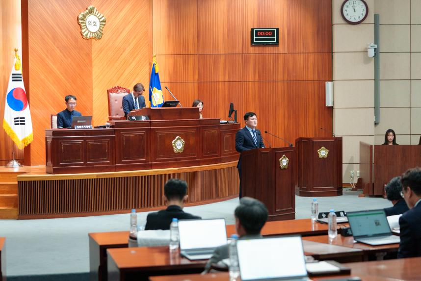 제282회 군산시의회 임시회 제2차 본회의(04-09)