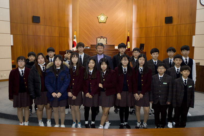 군산중학교 학생들 군산시의회 방문(11-17)