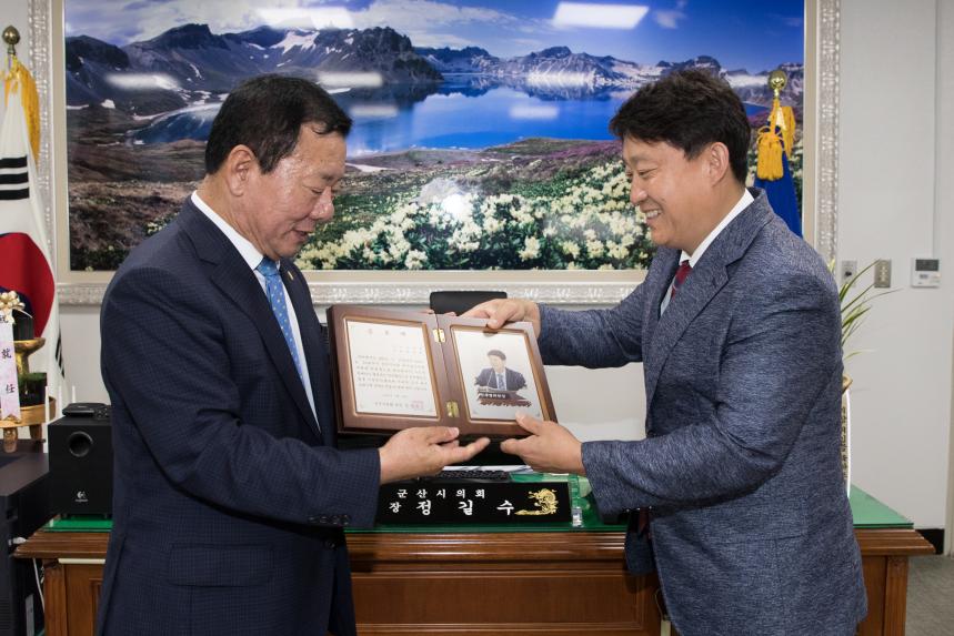 전반기 의장단 공로패 수여식(07-14)