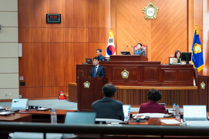 제281회 군산시의회 임시회 제2차 본회의(03-12)